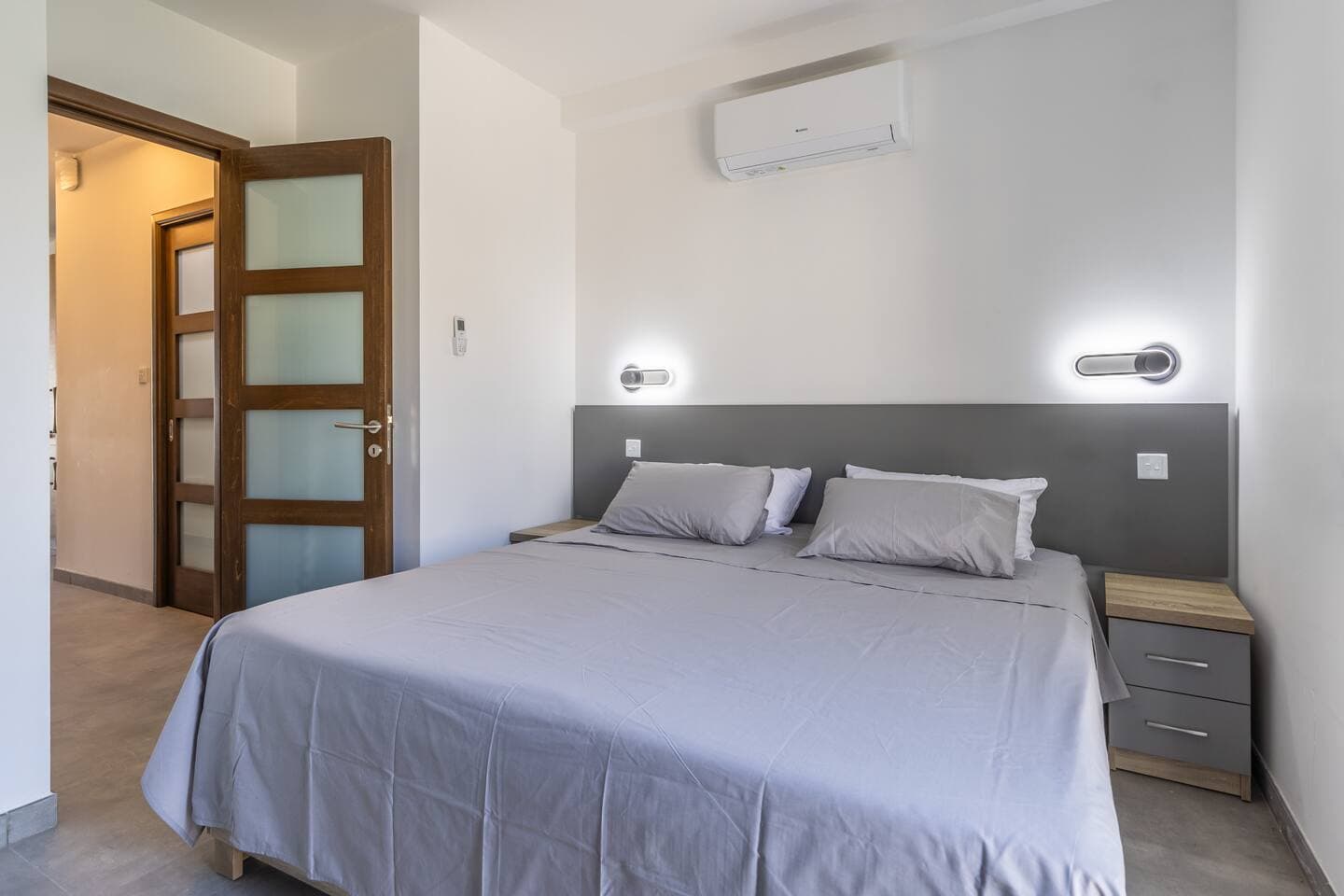 Nocturnal Elegance Apartment by Solea