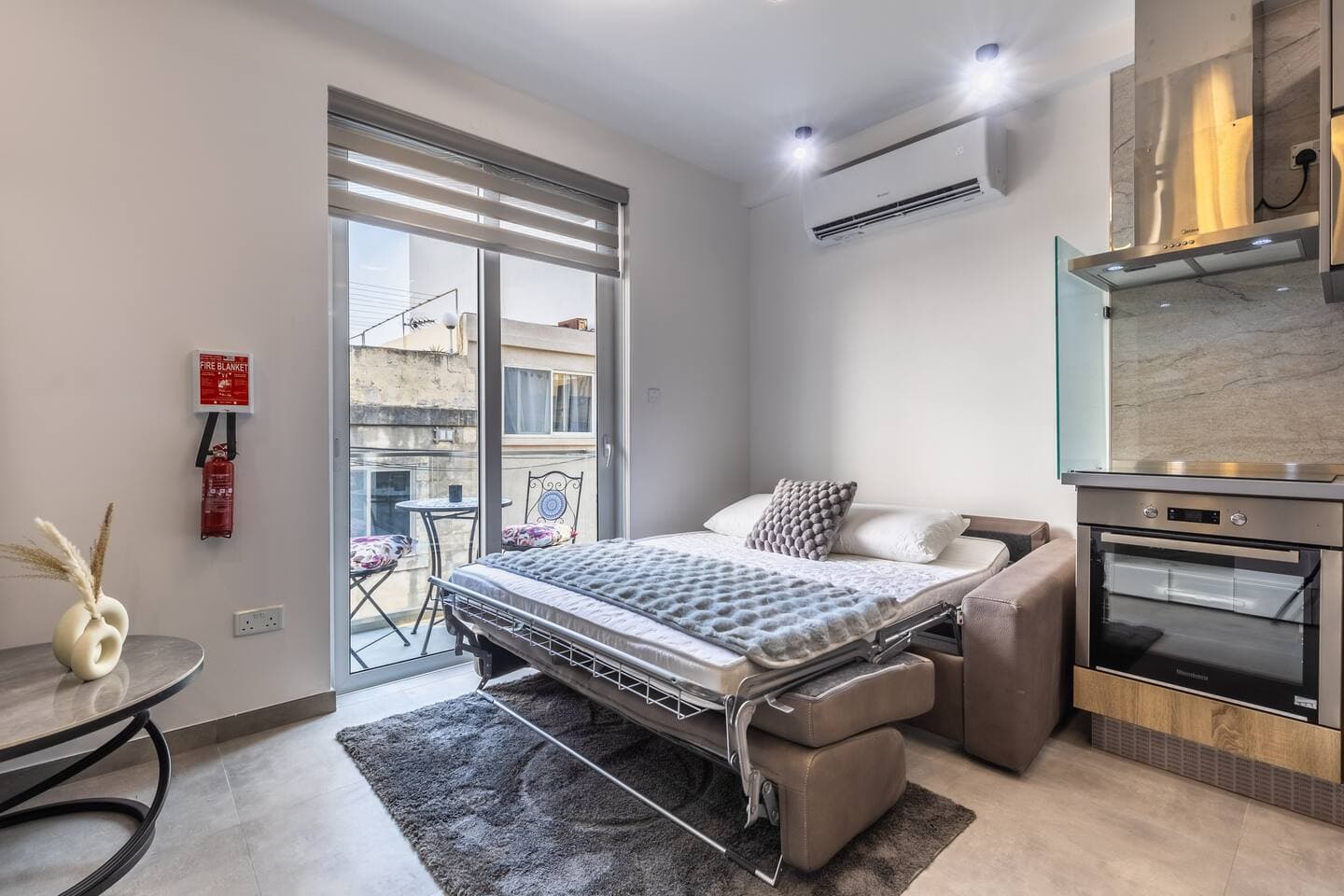 Velvet Noir Apartment by Solea
