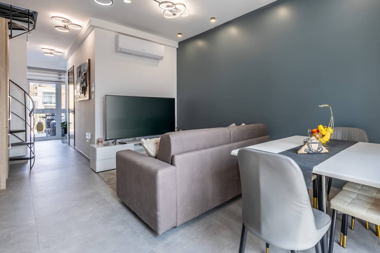Oasis Penthouse Luxury Suite by Solea