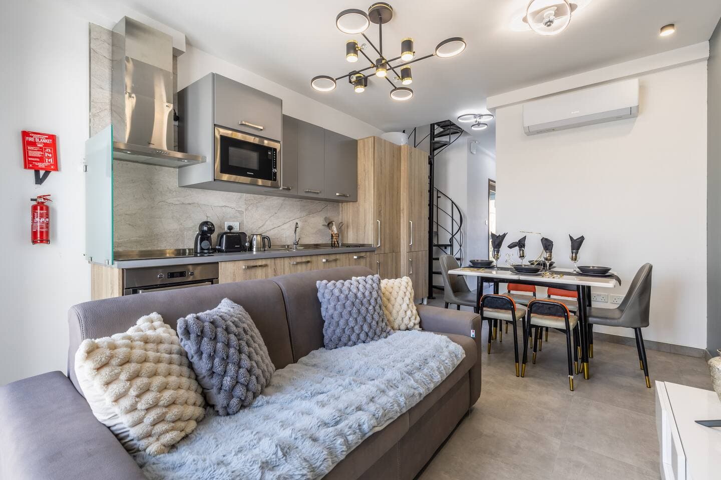 Oasis Penthouse Luxury Suite by Solea