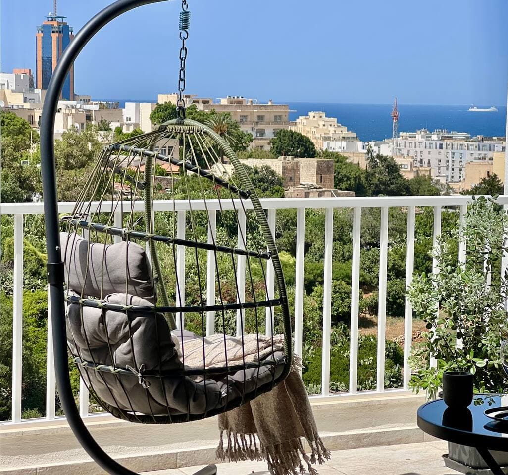 Valley Penthouse • Sea View • Balluta