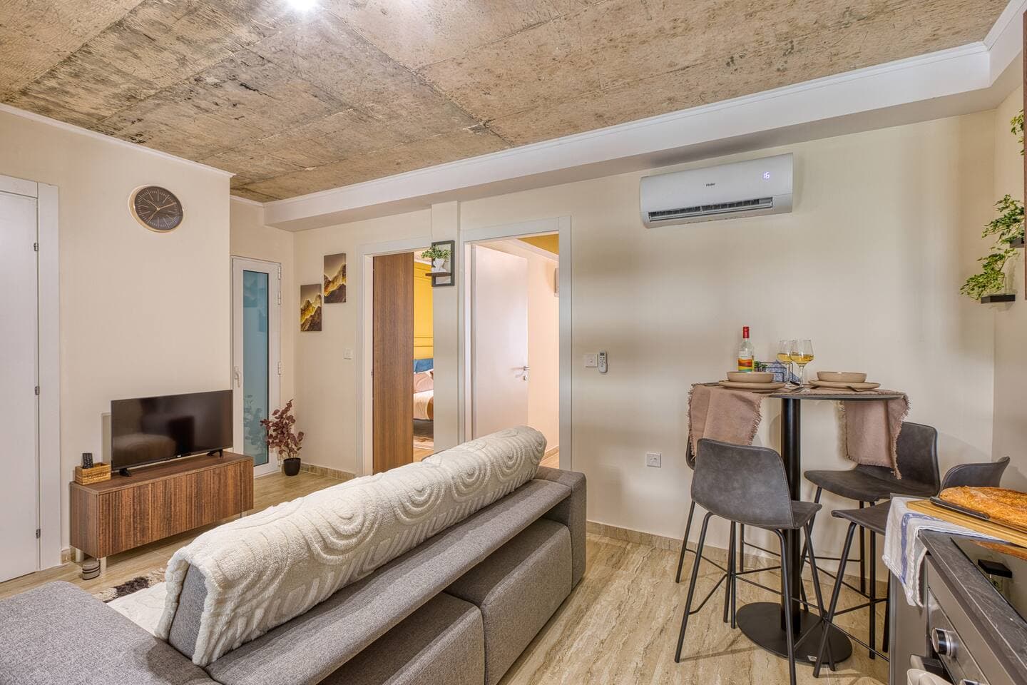 Michael's - 2 bedroom Apartment by Solea