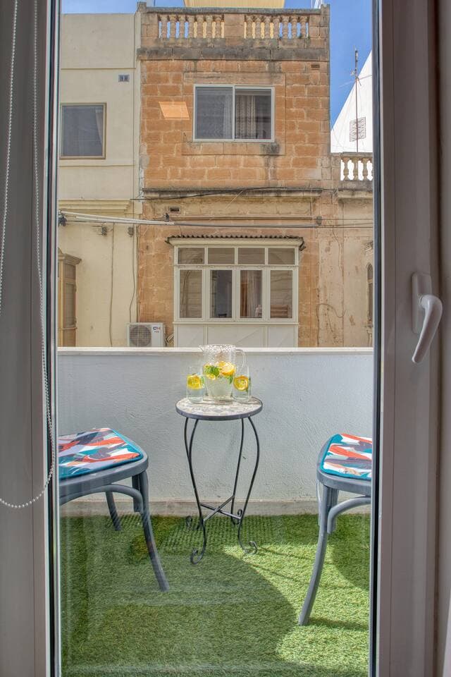 Michael's - 2 bedroom Apartment by Solea