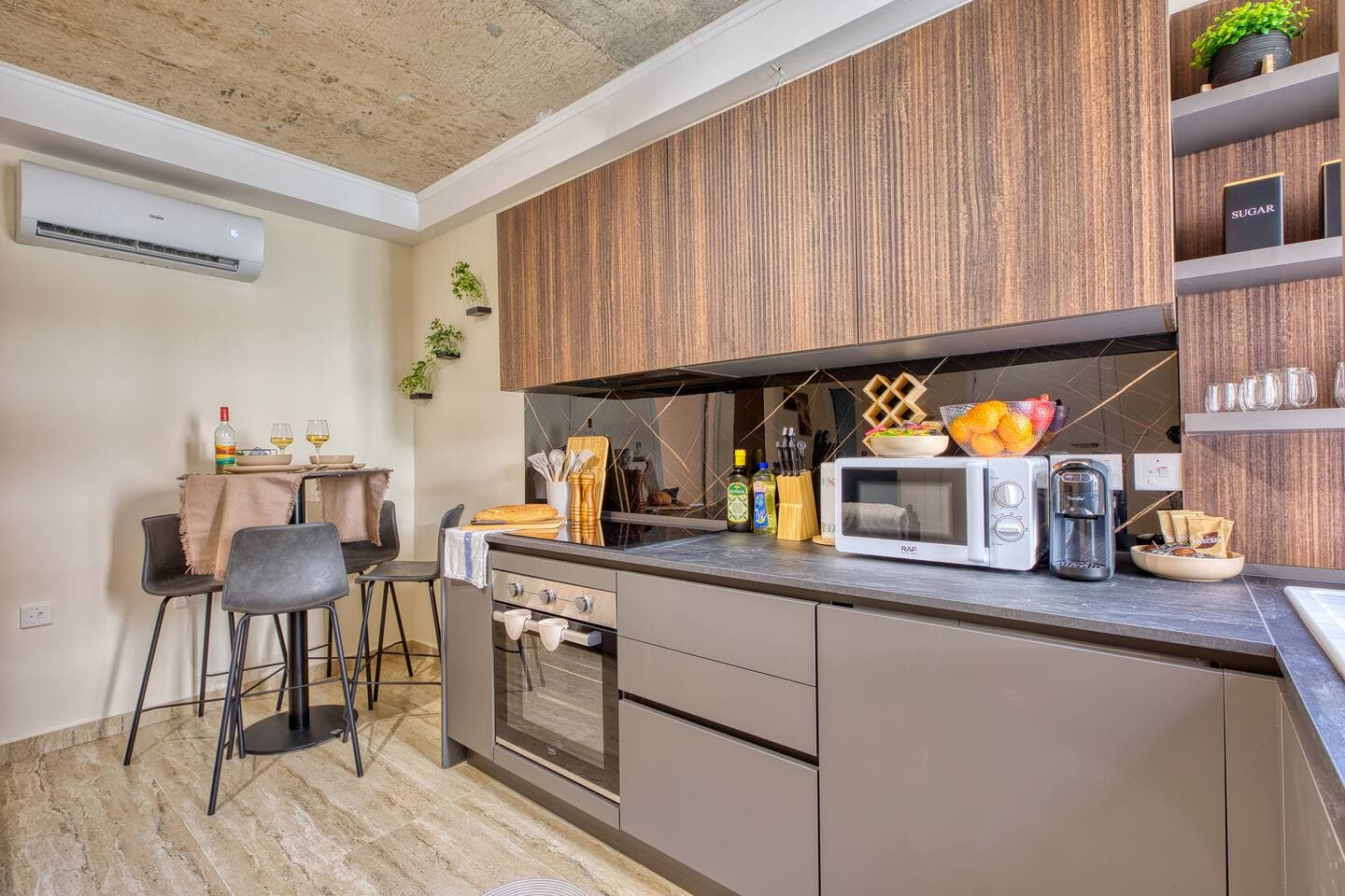 Michael's - 2 bedroom Apartment by Solea