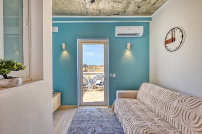 Uriel's - 1 Bedroom Penthouse