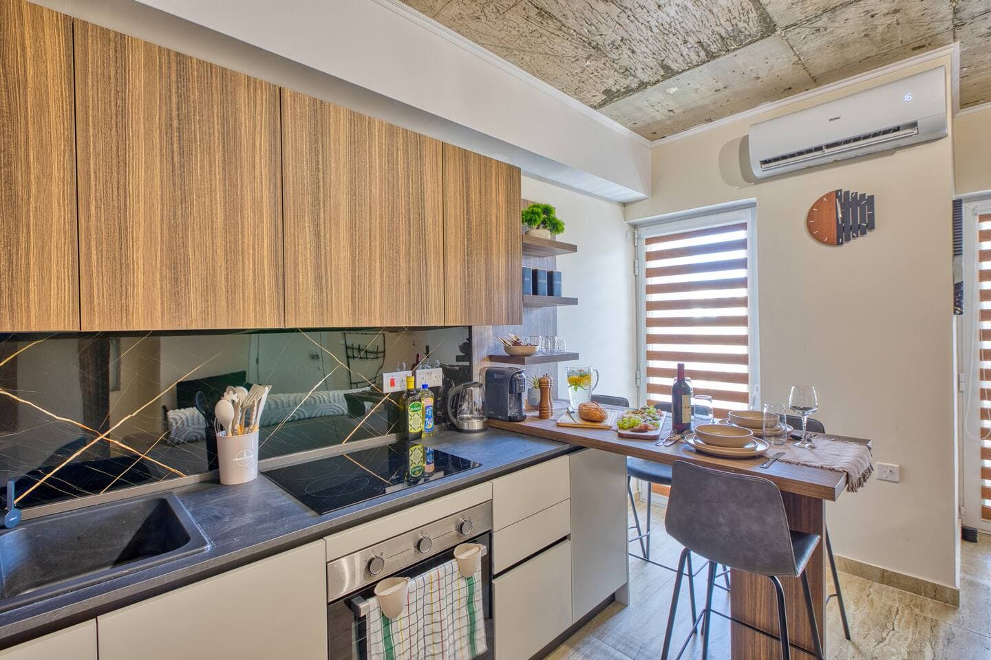 Raphael's - 2 Bedroom Apartment by Solea