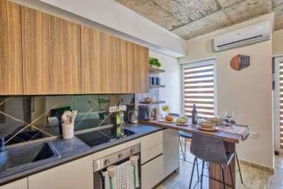 Raphael's - 2 Bedroom Apartment by Solea
