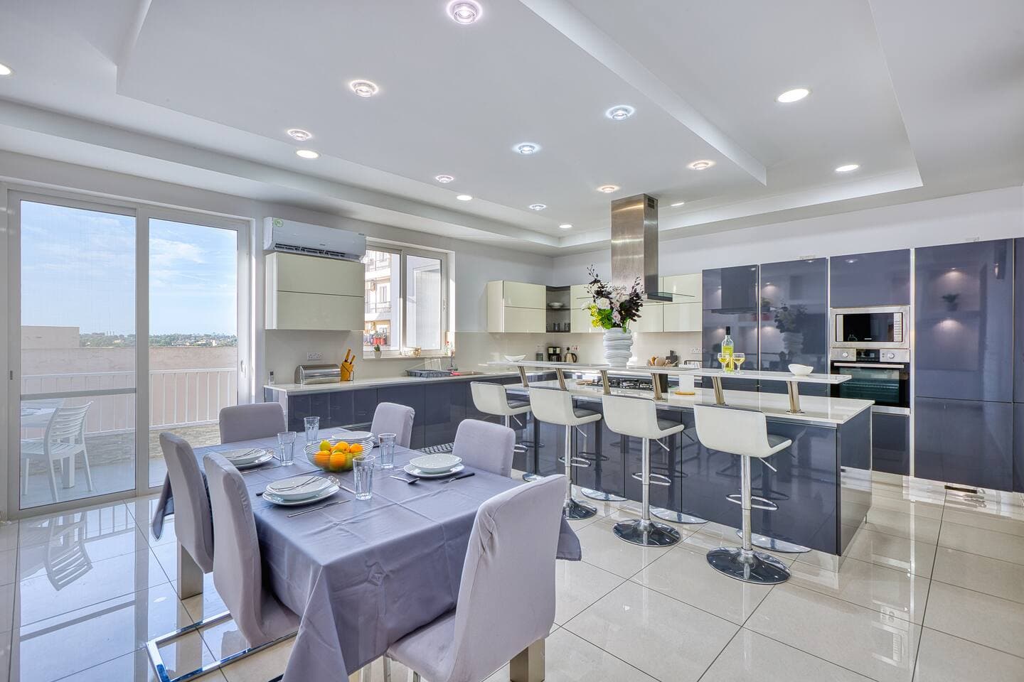 Silhouette by Solea – Contemporary Living