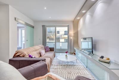 Silhouette by Solea – Contemporary Living