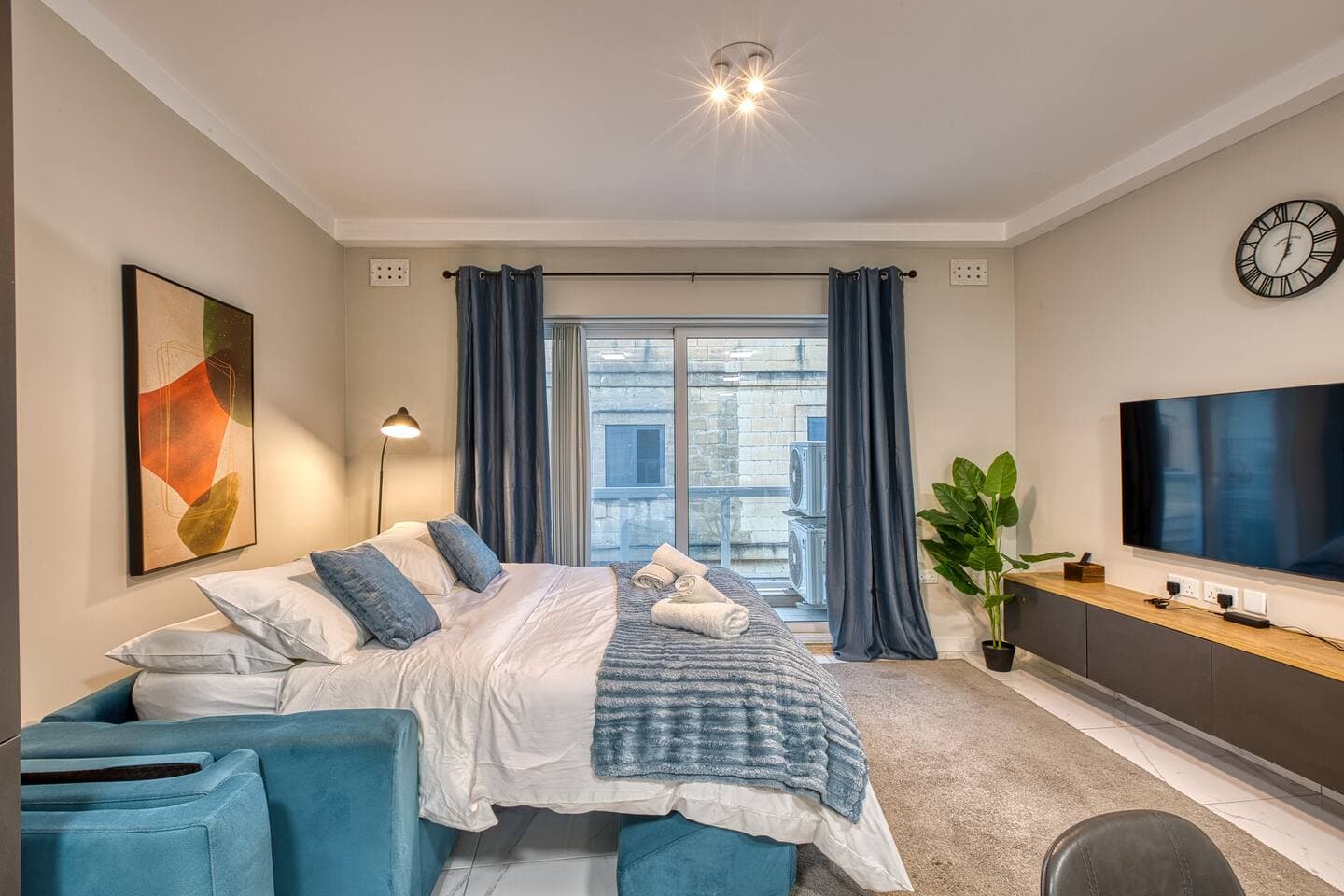 Misfits Studio Suites 3 by Solea