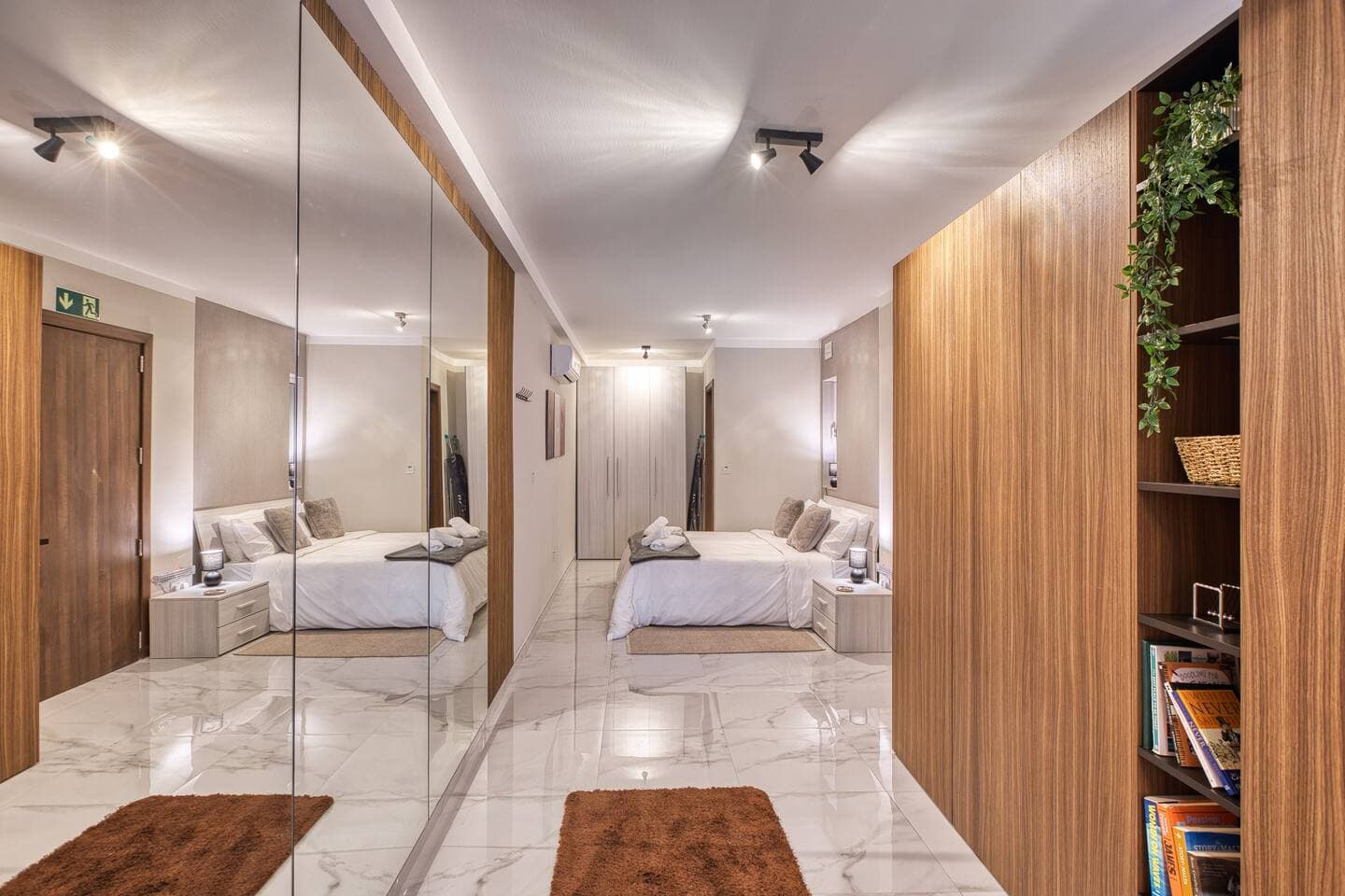 Misfits Studio Suites 2 - by Solea