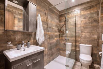 Misfits Studio Suites 2 - by Solea