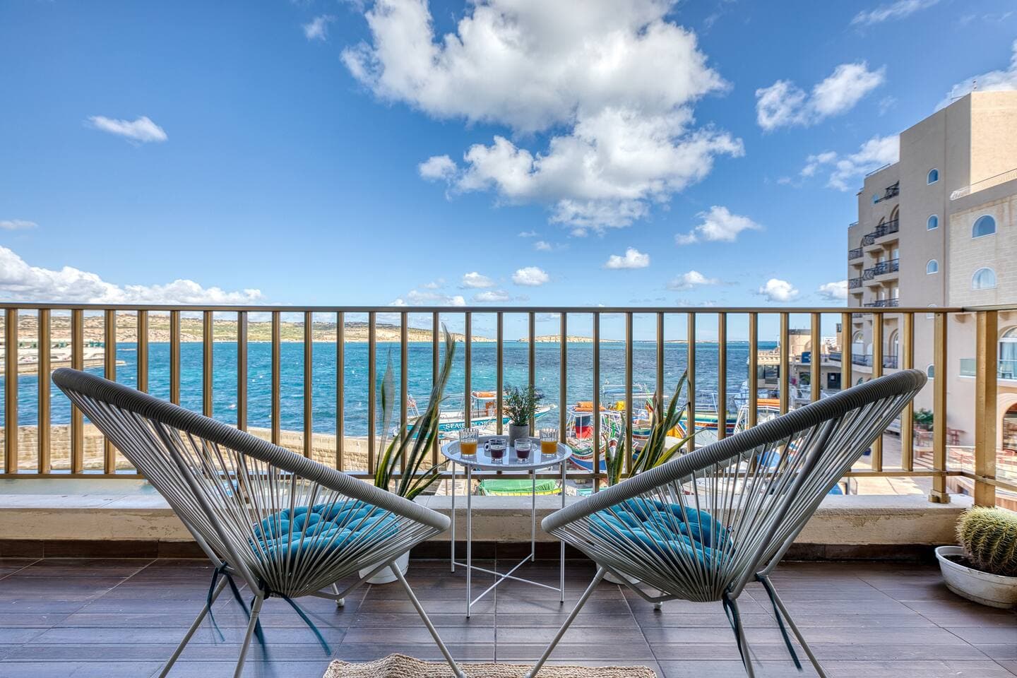 Gillieru - Sea views of St Paul's islands by Solea