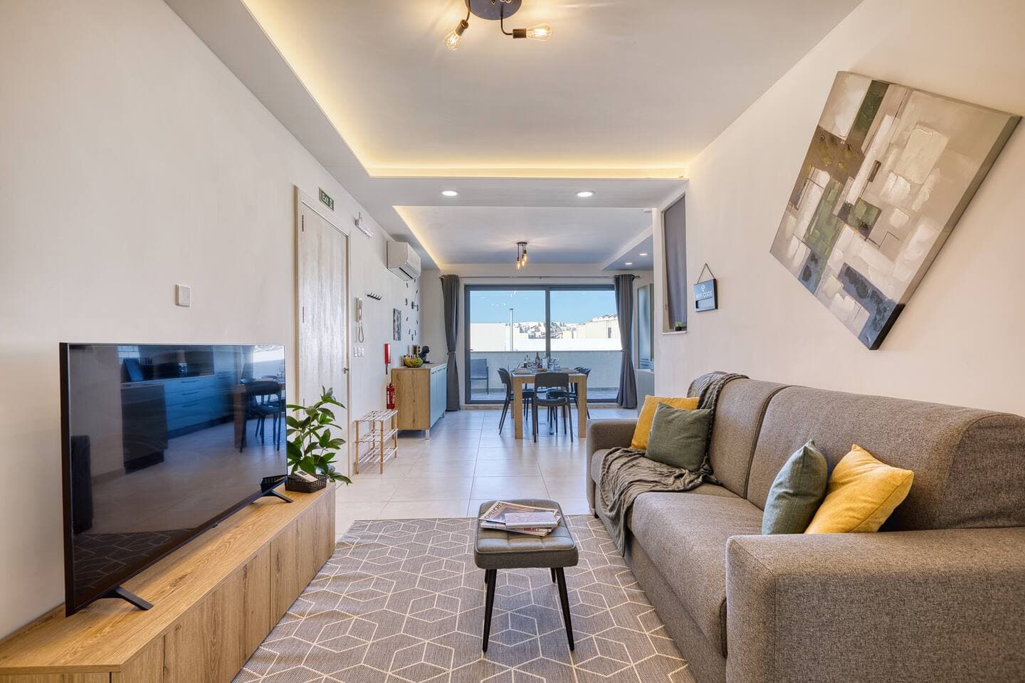Town's End Views - By Solea Holiday Homes