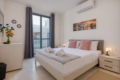 Town's End Views - By Solea Holiday Homes