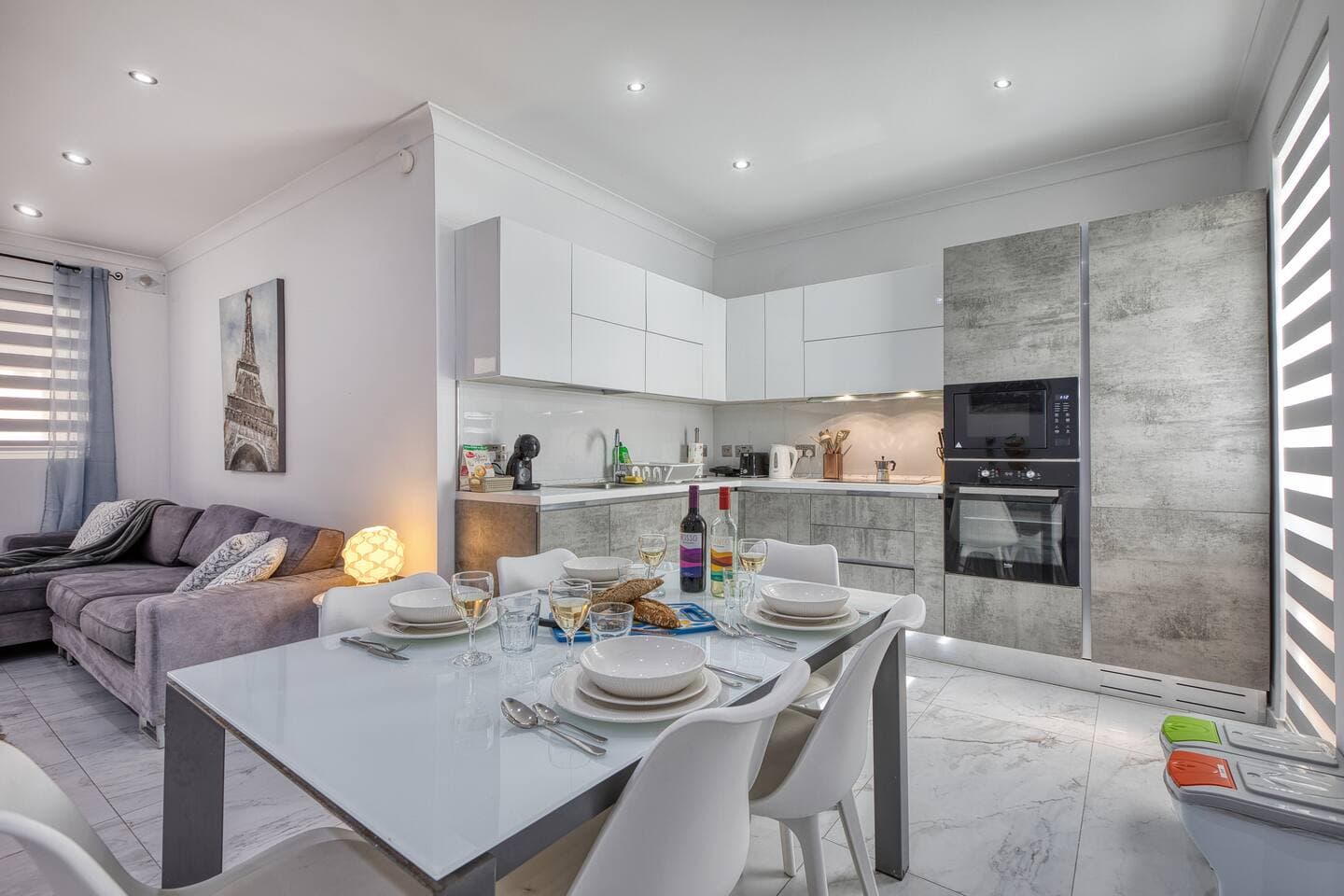 Santa Rita - by Solea Holiday Homes