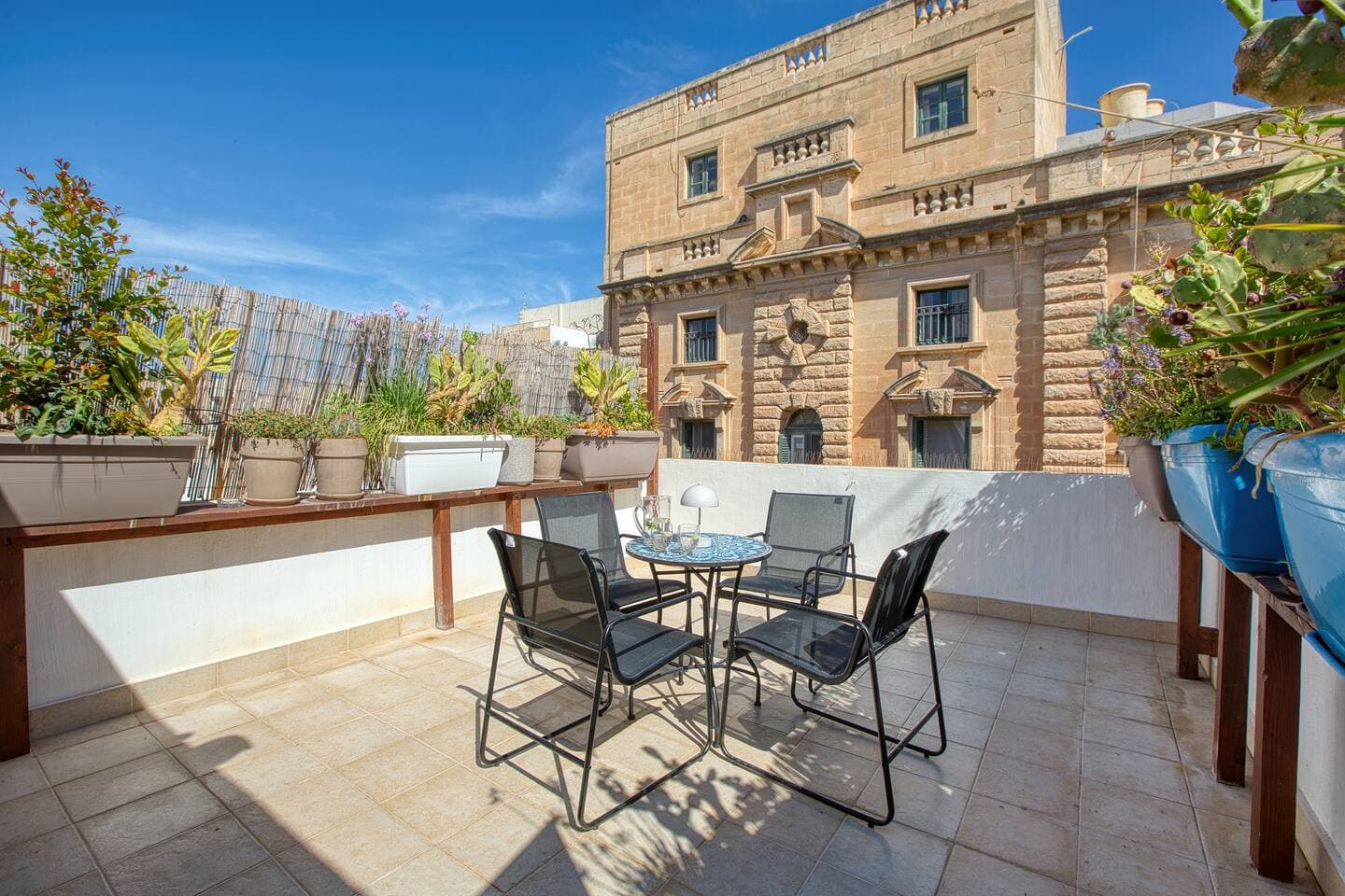 Philip Boutique Townhouse by the Sea