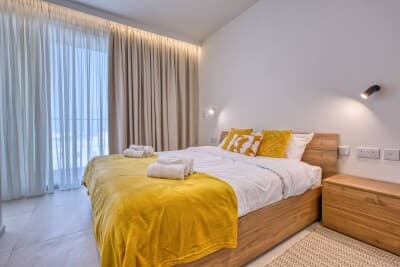 Mercury Tower Suite with Pool Access - by Solea