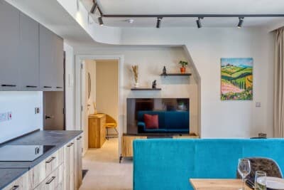 Mercury Tower Suite with Pool Access - by Solea