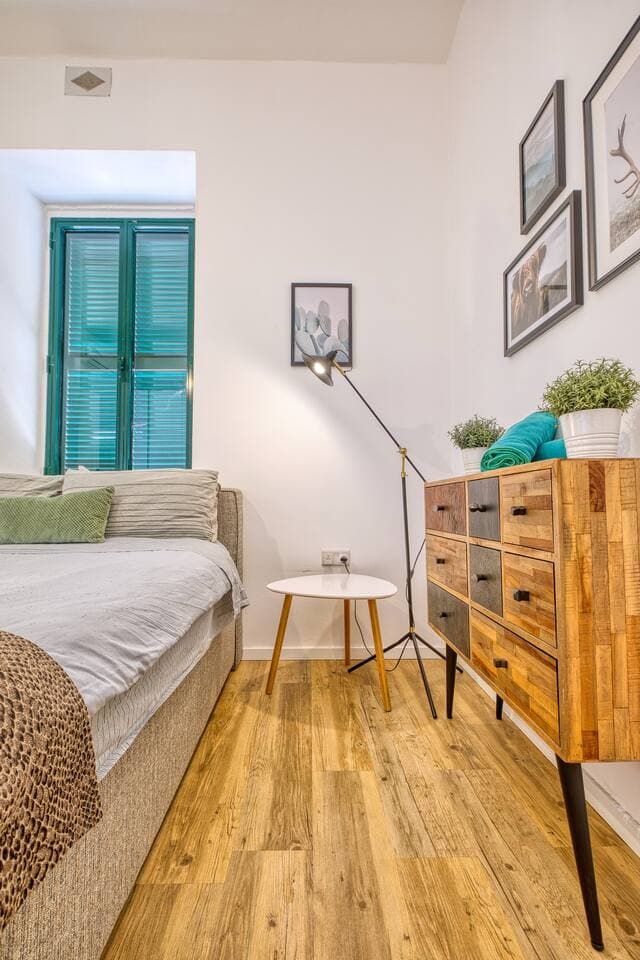 Maltese Apartment  1 w/traditional Balcony