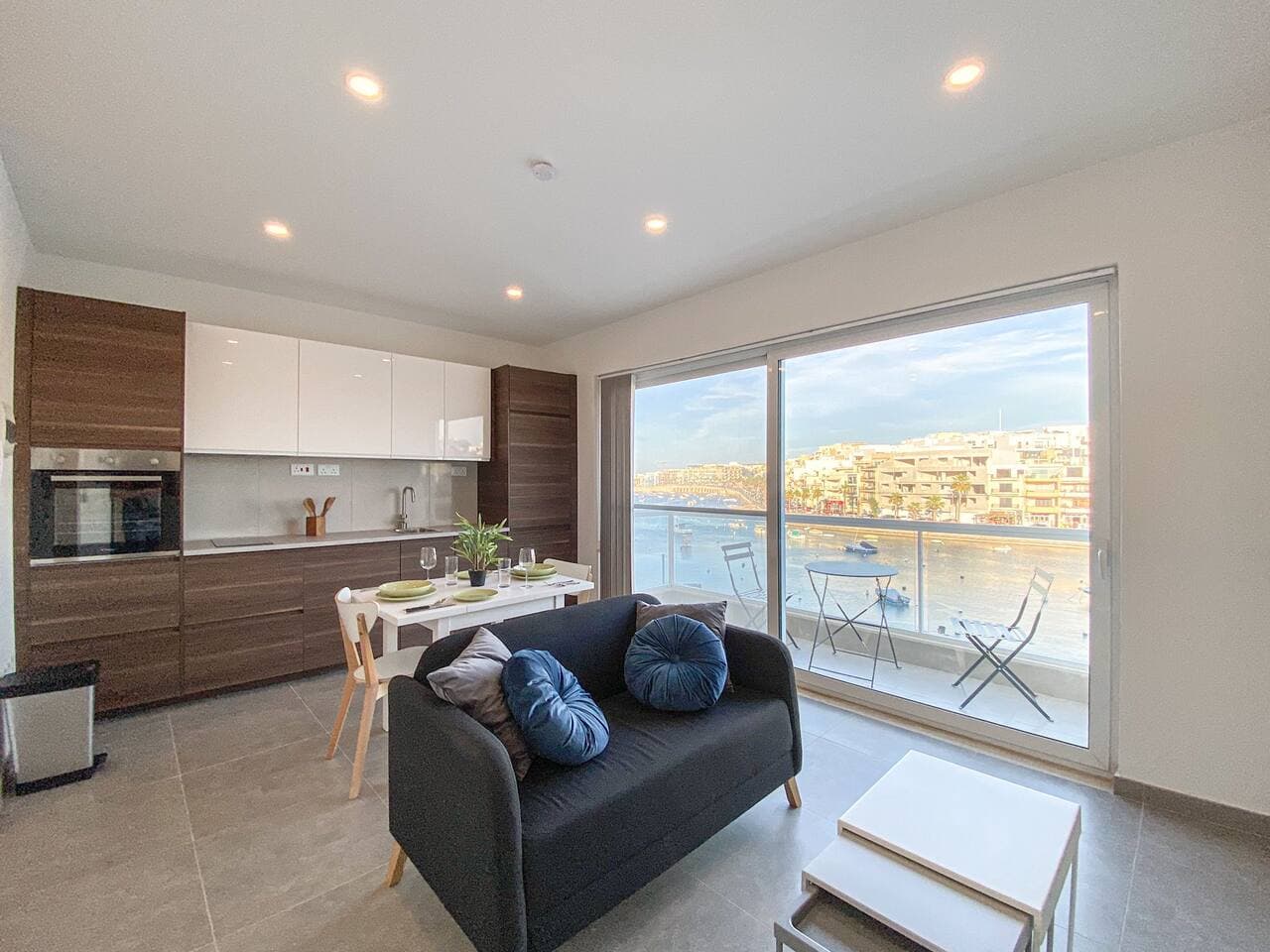 Sea front 3rd floor Apartment in Marsaskala by Solea