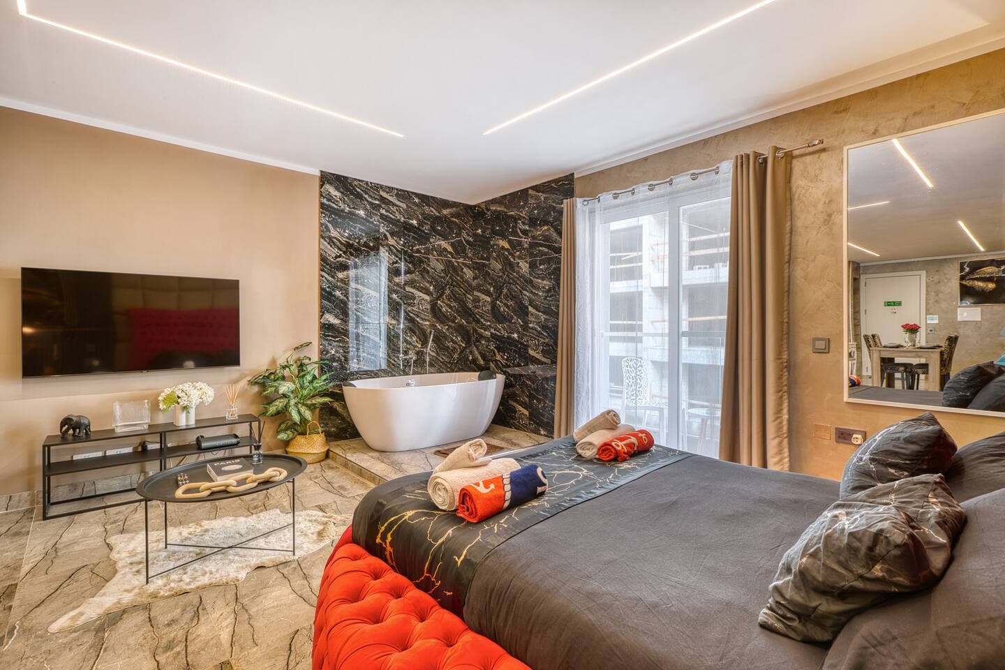 Red Dungeon - Fantasies that come to life by Solea