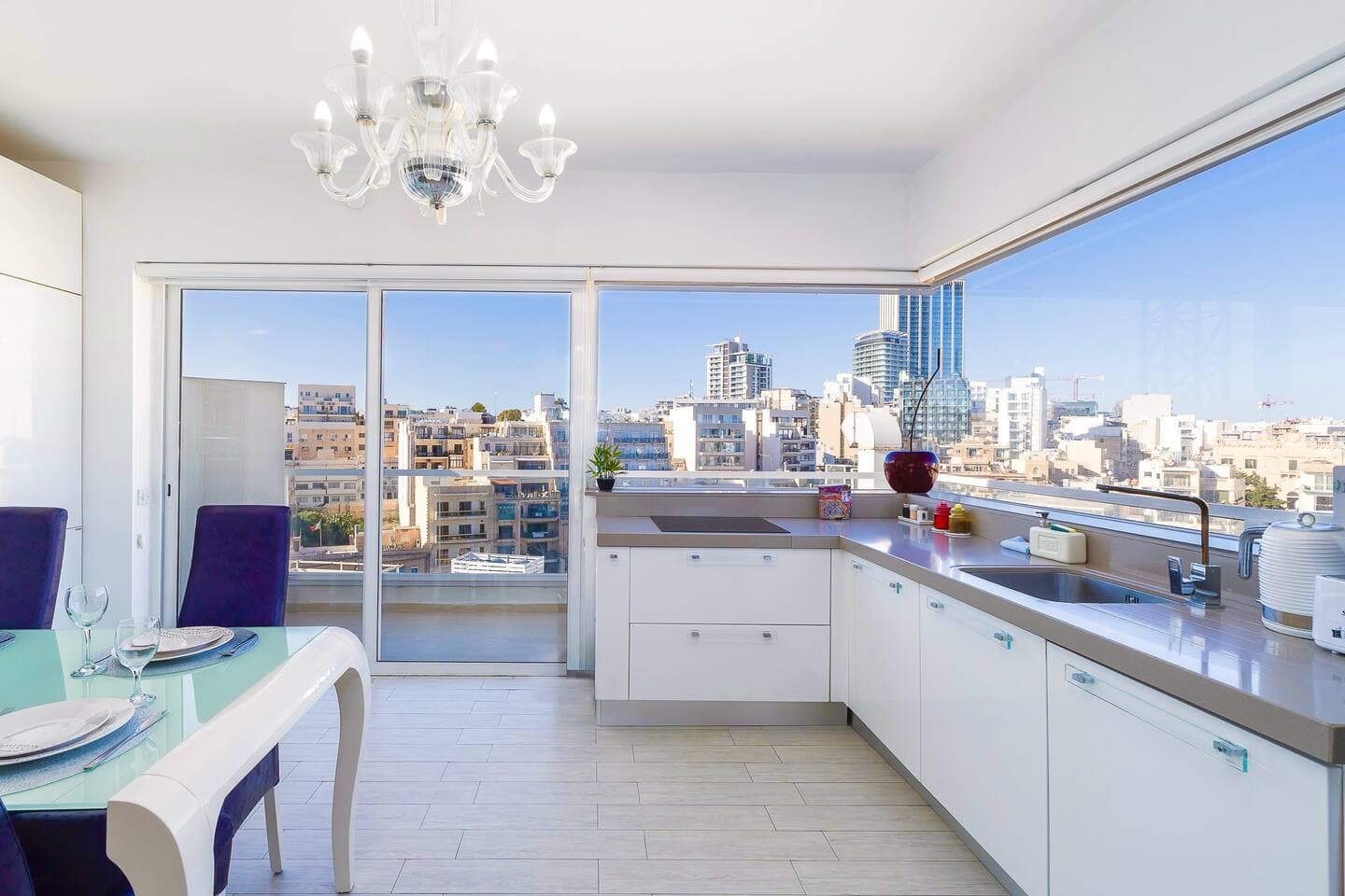 Cherry Penthouse with Spinola Bay View